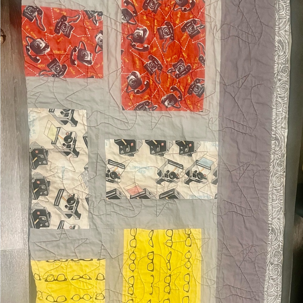 Mid-Century Modern Retro Quilt w/Rotary Phone/Vinyl Record/Black & White TV/More